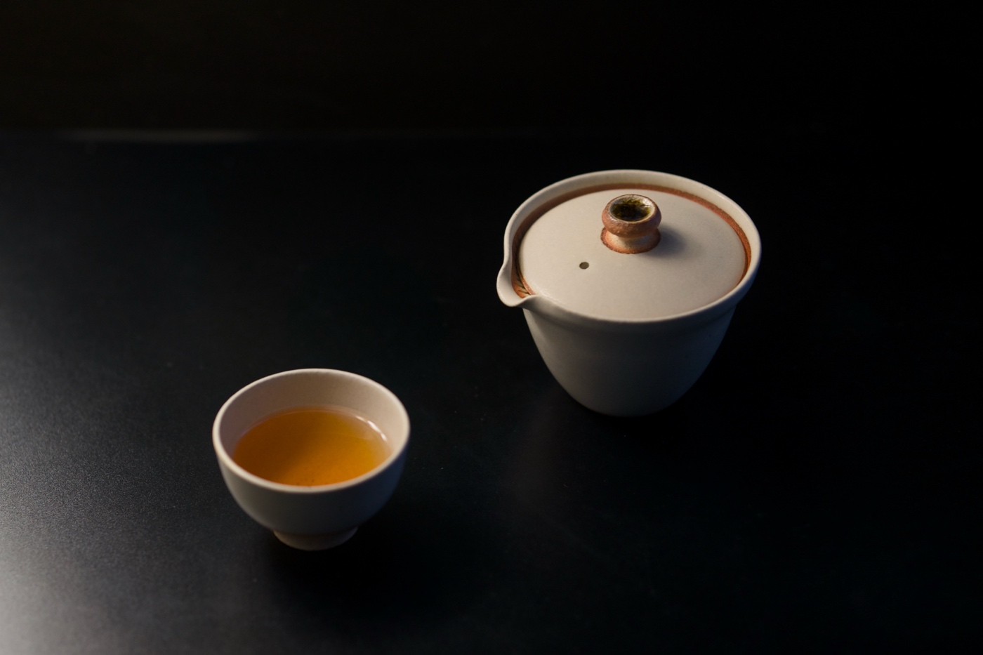 BEE Wynn デック 茶(開封済み) & 紫(新品) 2個セット 別売り可能